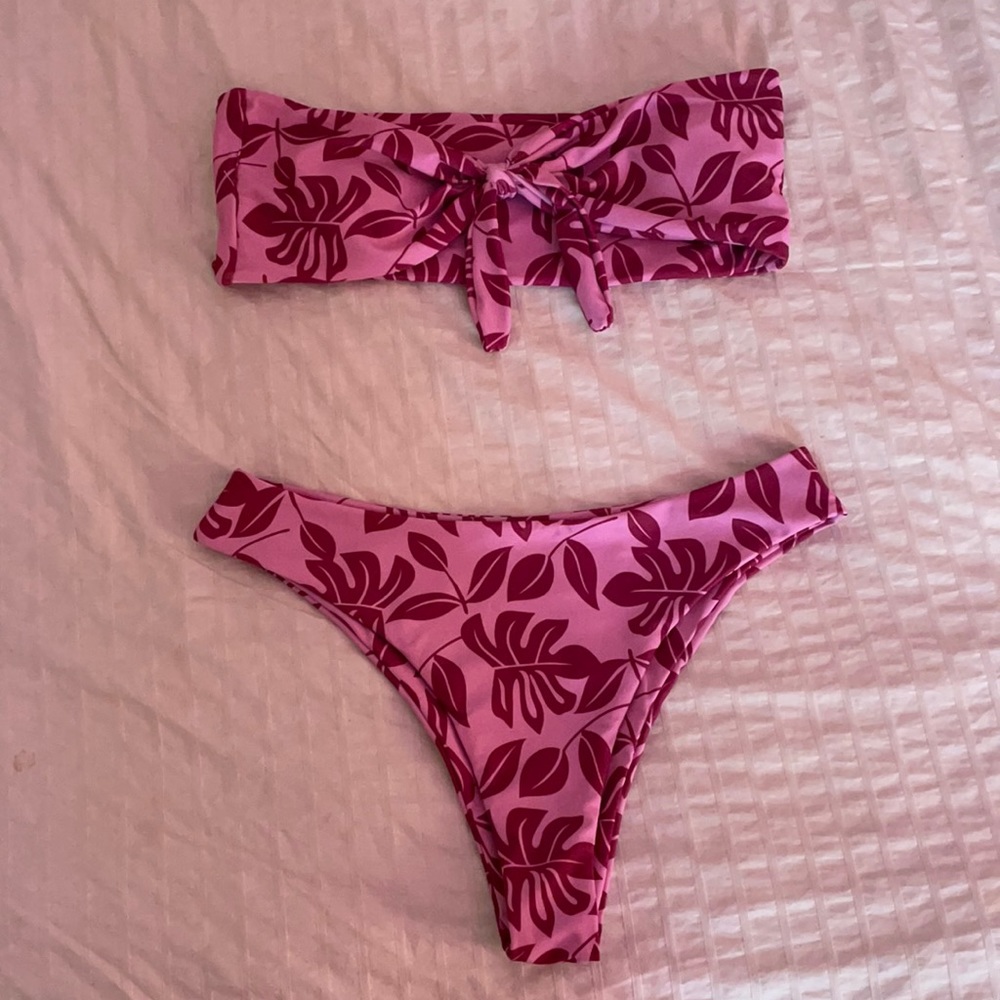 🚫sold on curtsy🚫 NWT Shein Bandeau Bikini